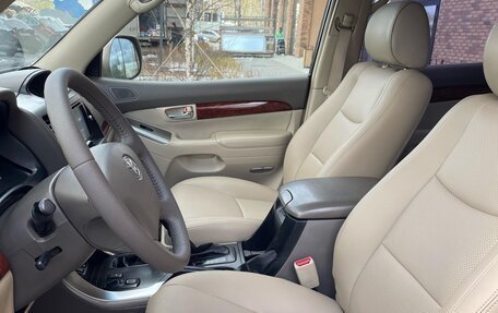 Toyota Land Cruiser Prado 120 рестайлинг, 2004 год, 1 950 000 рублей, 11 фотография