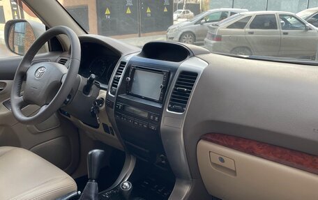 Toyota Land Cruiser Prado 120 рестайлинг, 2004 год, 1 950 000 рублей, 13 фотография