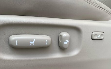 Toyota Land Cruiser Prado 120 рестайлинг, 2004 год, 1 950 000 рублей, 16 фотография