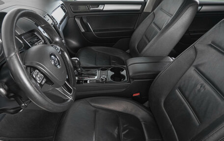 Volkswagen Touareg III, 2012 год, 2 499 000 рублей, 8 фотография