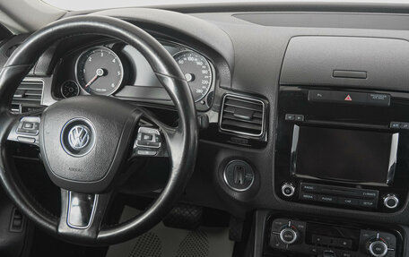 Volkswagen Touareg III, 2012 год, 2 499 000 рублей, 12 фотография