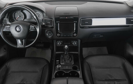 Volkswagen Touareg III, 2012 год, 2 499 000 рублей, 13 фотография