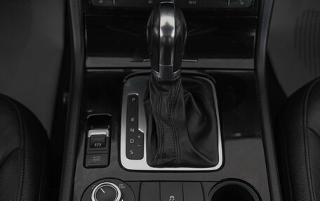 Volkswagen Touareg III, 2012 год, 2 499 000 рублей, 20 фотография