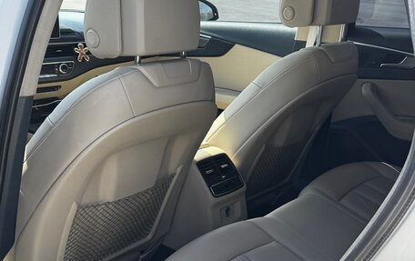 Audi A4, 2018 год, 2 600 000 рублей, 4 фотография