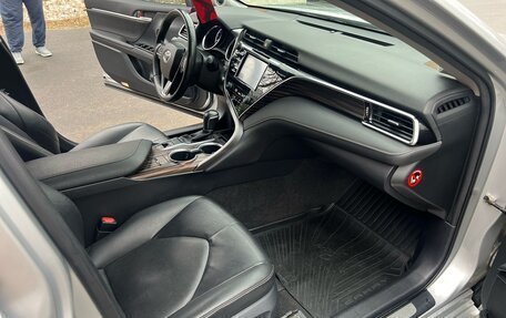 Toyota Camry, 2019 год, 2 450 000 рублей, 15 фотография