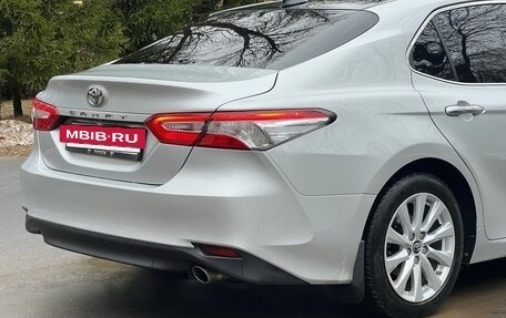 Toyota Camry, 2019 год, 2 450 000 рублей, 8 фотография