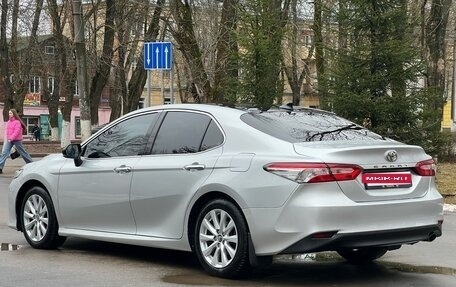 Toyota Camry, 2019 год, 2 450 000 рублей, 6 фотография