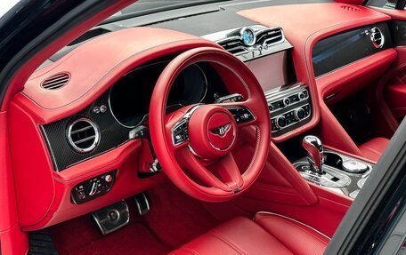 Bentley Bentayga I, 2021 год, 27 900 000 рублей, 15 фотография