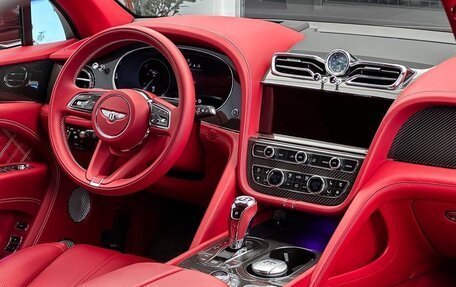 Bentley Bentayga I, 2021 год, 27 900 000 рублей, 18 фотография