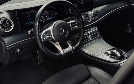 Mercedes-Benz E-Класс, 2019 год, 4 100 000 рублей, 8 фотография