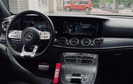 Mercedes-Benz E-Класс, 2019 год, 4 100 000 рублей, 9 фотография