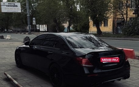 Mercedes-Benz E-Класс, 2019 год, 4 100 000 рублей, 5 фотография
