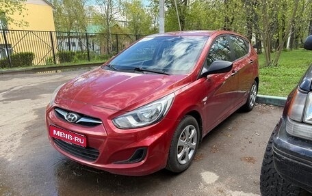 Hyundai Solaris II рестайлинг, 2012 год, 1 100 000 рублей, 1 фотография