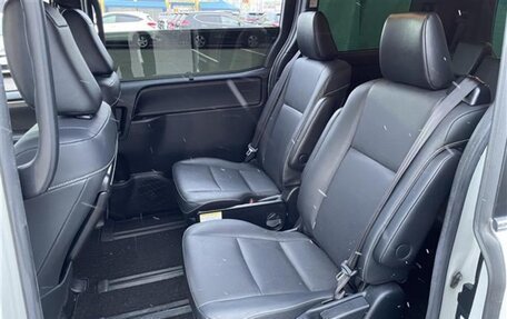 Toyota Esquire I, 2020 год, 2 380 000 рублей, 19 фотография