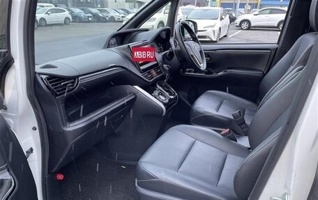 Toyota Esquire I, 2020 год, 2 380 000 рублей, 18 фотография
