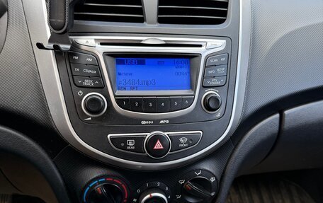 Hyundai Solaris II рестайлинг, 2012 год, 1 100 000 рублей, 9 фотография
