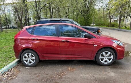 Hyundai Solaris II рестайлинг, 2012 год, 1 100 000 рублей, 3 фотография