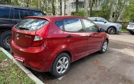 Hyundai Solaris II рестайлинг, 2012 год, 1 100 000 рублей, 4 фотография