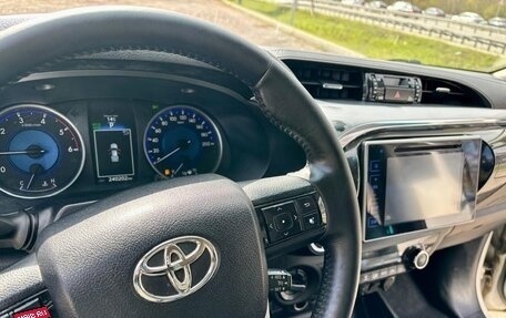 Toyota Hilux VIII, 2016 год, 3 700 000 рублей, 7 фотография