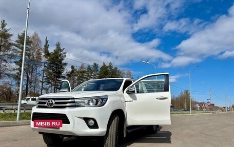 Toyota Hilux VIII, 2016 год, 3 700 000 рублей, 10 фотография