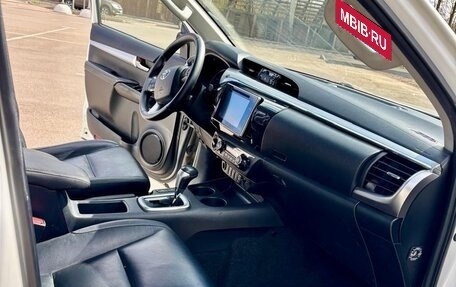 Toyota Hilux VIII, 2016 год, 3 700 000 рублей, 15 фотография