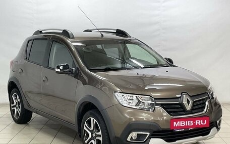 Renault Sandero II рестайлинг, 2022 год, 1 465 000 рублей, 2 фотография