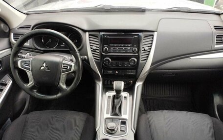 Mitsubishi Pajero Sport III рестайлинг, 2019 год, 2 789 111 рублей, 9 фотография