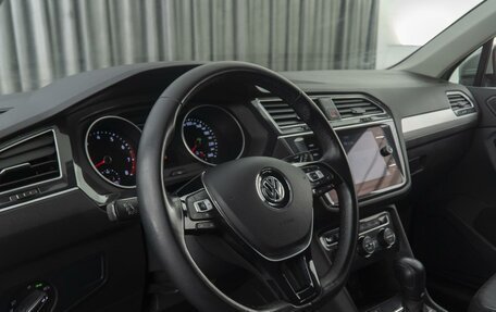 Volkswagen Tiguan II, 2020 год, 1 940 000 рублей, 13 фотография