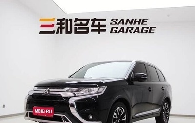 Mitsubishi Outlander III рестайлинг 3, 2021 год, 1 900 000 рублей, 1 фотография