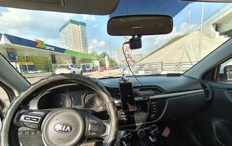 KIA Rio IV, 2018 год, 830 000 рублей, 2 фотография