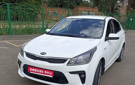 KIA Rio IV, 2018 год, 1 350 000 рублей, 3 фотография