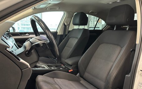 Volkswagen Passat B8 рестайлинг, 2016 год, 1 870 000 рублей, 11 фотография