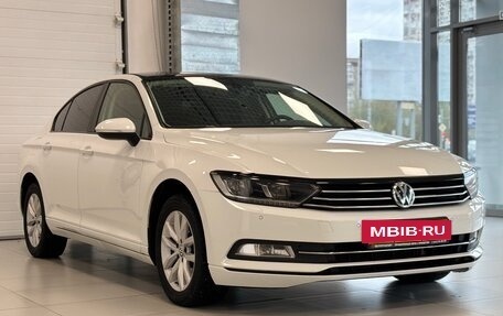 Volkswagen Passat B8 рестайлинг, 2016 год, 1 870 000 рублей, 3 фотография