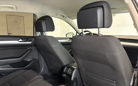 Volkswagen Passat B8 рестайлинг, 2016 год, 1 870 000 рублей, 20 фотография