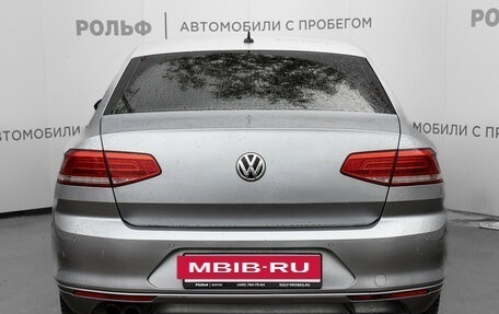 Volkswagen Passat B8 рестайлинг, 2018 год, 1 970 000 рублей, 6 фотография