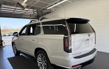 Cadillac Escalade V, 2023 год, 9 850 000 рублей, 2 фотография