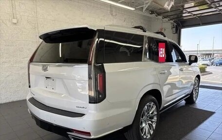 Cadillac Escalade V, 2023 год, 9 850 000 рублей, 3 фотография