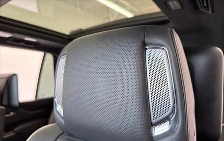 Cadillac Escalade V, 2023 год, 9 850 000 рублей, 14 фотография
