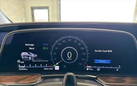 Cadillac Escalade V, 2023 год, 9 850 000 рублей, 16 фотография