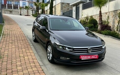 Volkswagen Passat B8 рестайлинг, 2020 год, 2 300 000 рублей, 2 фотография