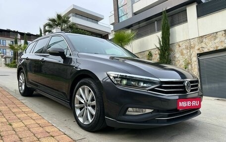 Volkswagen Passat B8 рестайлинг, 2020 год, 2 300 000 рублей, 14 фотография