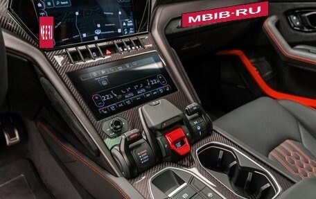Lamborghini Urus I, 2024 год, 39 990 000 рублей, 15 фотография