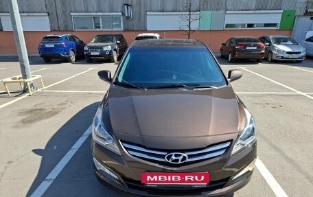 Hyundai Solaris II рестайлинг, 2015 год, 1 180 000 рублей, 2 фотография