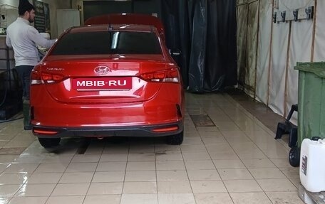 Hyundai Solaris II рестайлинг, 2021 год, 1 750 000 рублей, 3 фотография