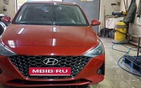 Hyundai Solaris II рестайлинг, 2021 год, 1 750 000 рублей, 16 фотография