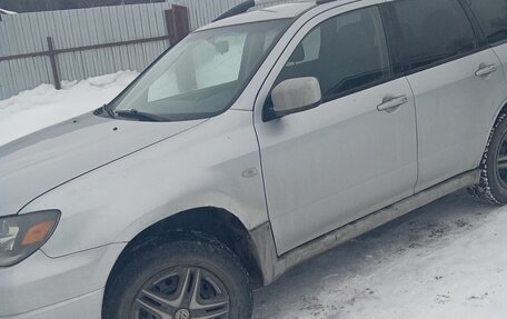 Mitsubishi Outlander III рестайлинг 3, 2003 год, 670 000 рублей, 1 фотография
