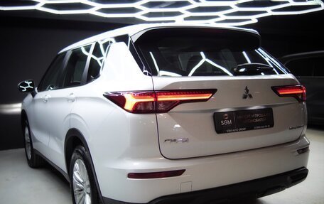 Mitsubishi Outlander, 2023 год, 4 500 000 рублей, 2 фотография