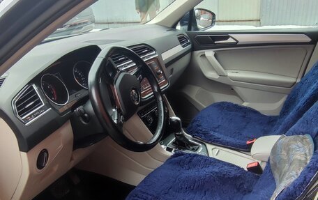 Volkswagen Tiguan II, 2017 год, 2 420 000 рублей, 4 фотография