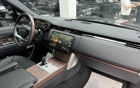 Land Rover Range Rover IV рестайлинг, 2025 год, 21 990 000 рублей, 26 фотография