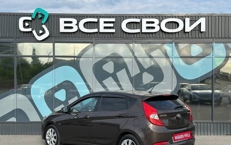Hyundai Solaris II рестайлинг, 2015 год, 1 030 000 рублей, 3 фотография